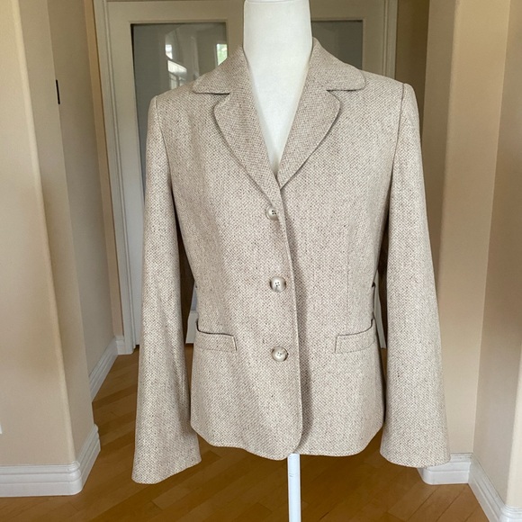 LOFT Wool Silk Blend Herringbone Light Tan Blazer Size 8 - Picture 2 of 7